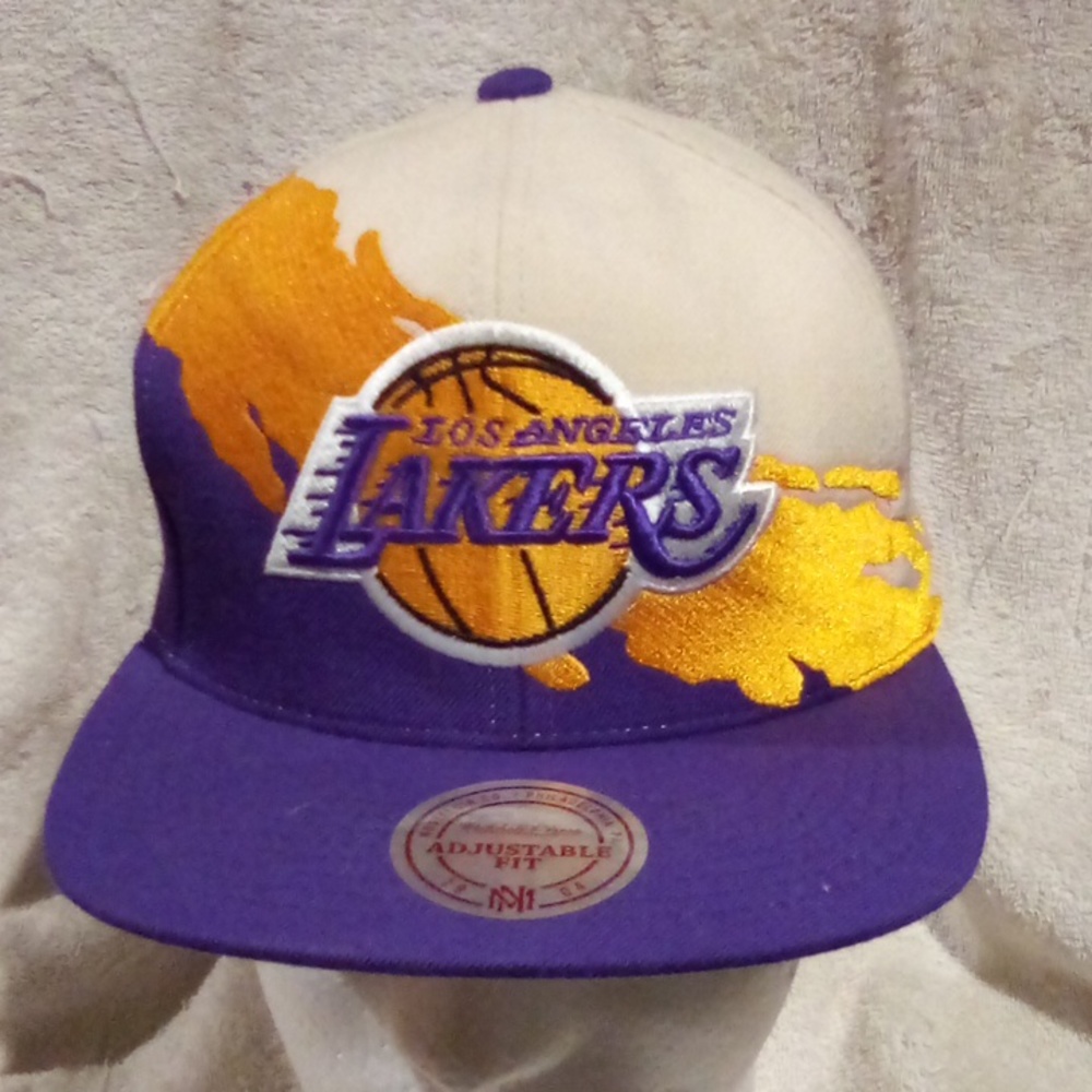 Lakers,Mitchell& Ness/Harwood Classic Snapback Cap.(Defect)